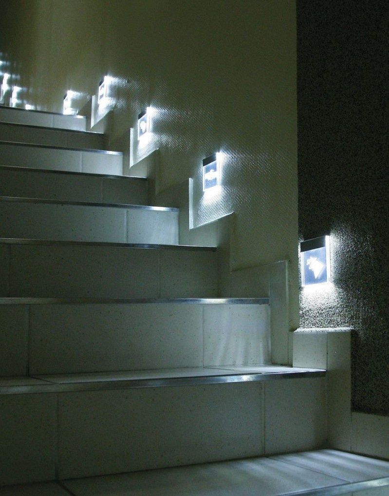Lustrzane światło na schodach - nowatorskie oprawy LED Fortune BRITOP Lighting do zadań specjalnych