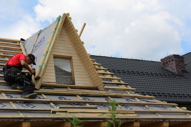 Solidny dach zawsze w cenie - koszty budowy i pułapki oszczędzania