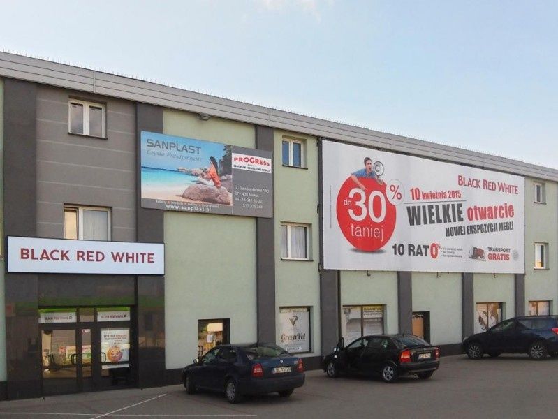 Black Red White nowy salon firmowy w Nisku