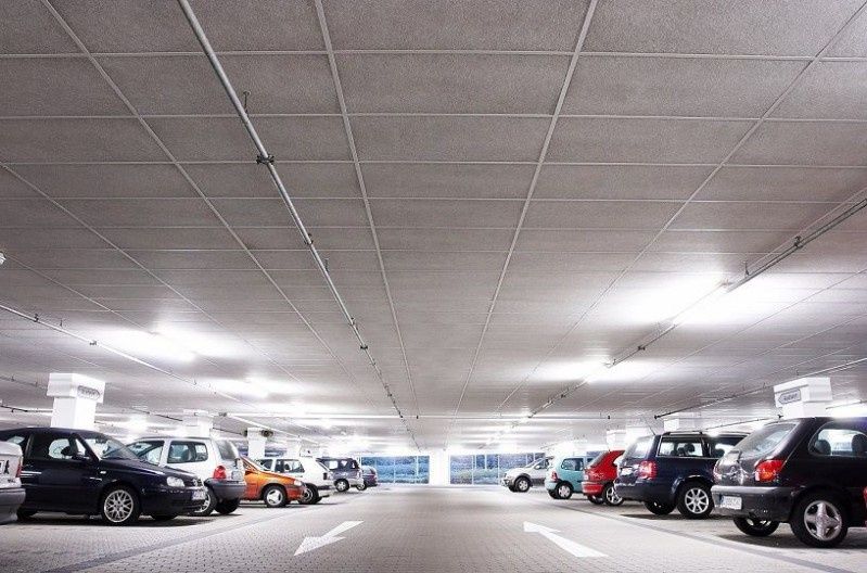 Sufity ROCKFON - efektywne rozwiązania dla parkingów podziemnych