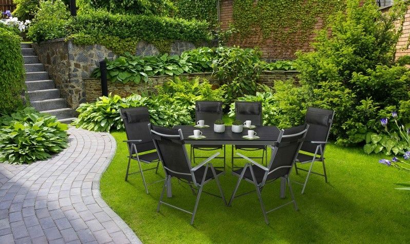 Jak wybrać meble ogrodowe, aby wypoczynek był wygodny?