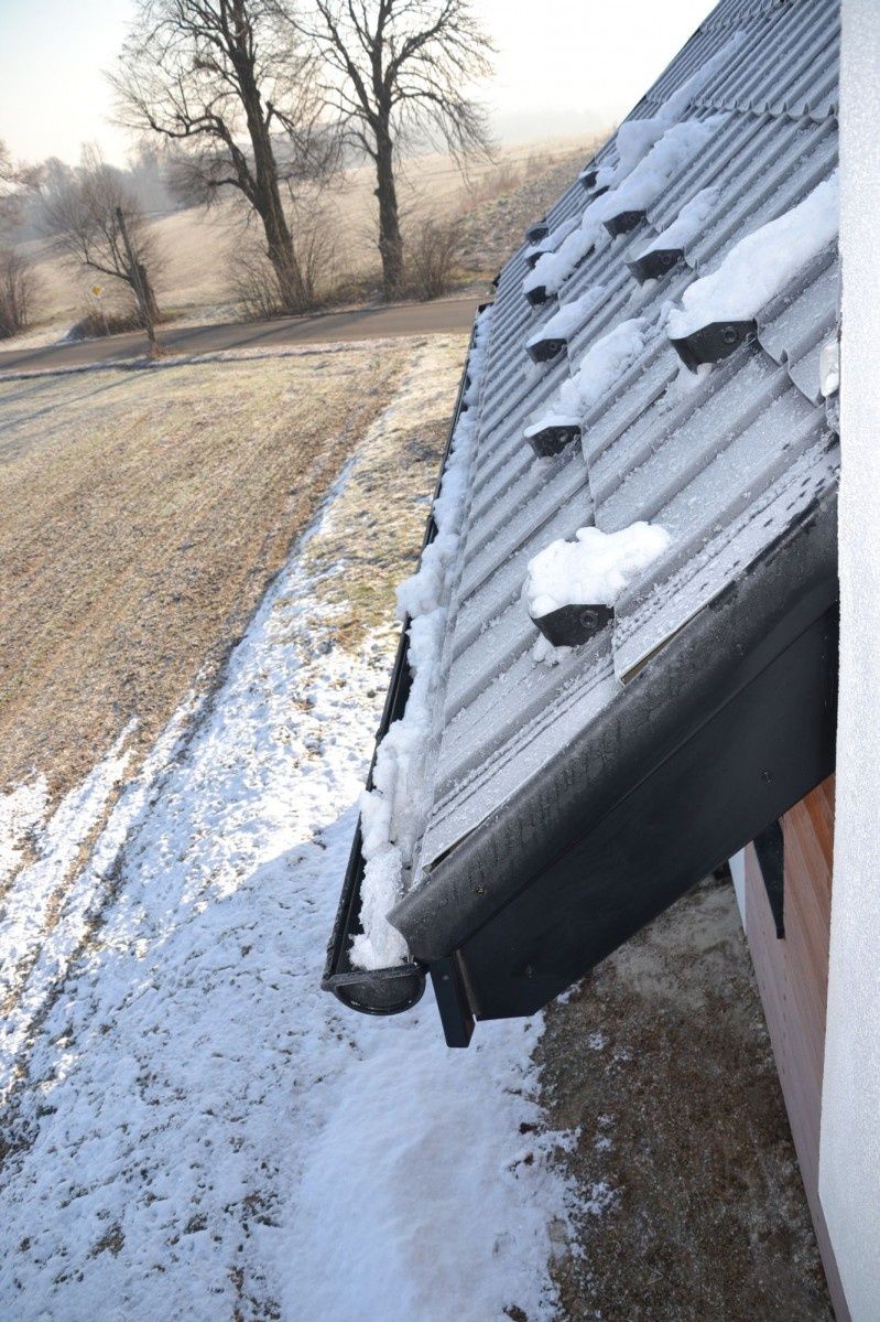 Okiem eksperta - jak przygotować dach i  rynny na nadejście zimy