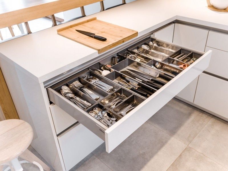   Postaw na komfort w kuchni : funkcjonalne i perfekcyjnie zorganizowane szuflady
