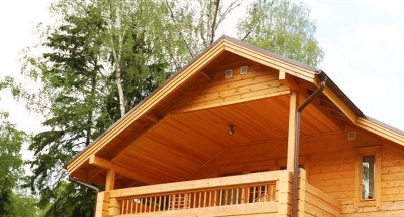 DLH Poland: Naturalne wykończenie dachu - podbitka dachowa ze świerku skandynawskiego 