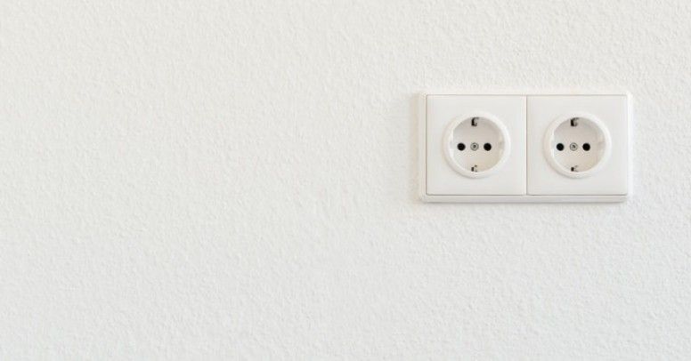 Jak sytuować gniazdka elektryczne w ścianie, aby nie miały wpływu na izolacyjność akustyczną przegrody?
