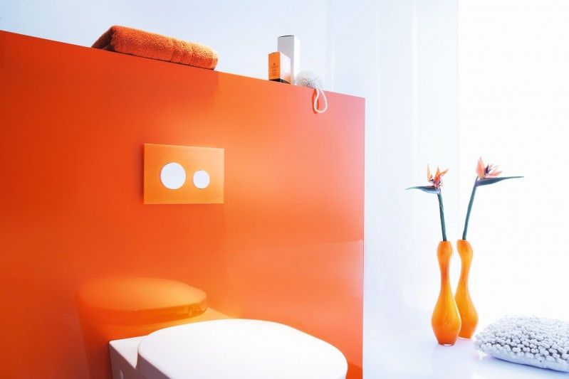 Odważny detal w łazience - kolorowe przyciski TECEloop