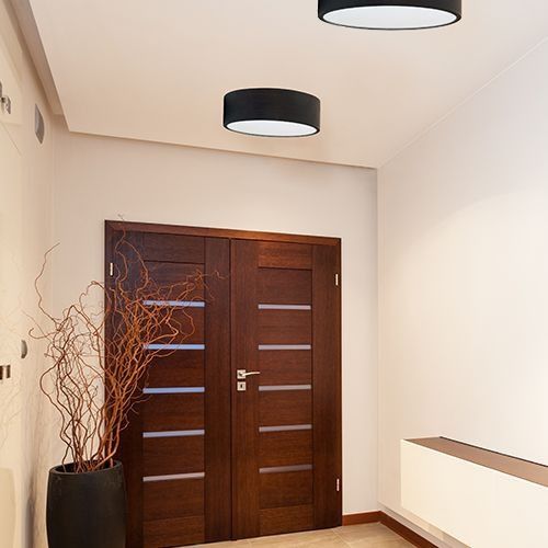 Przedpokój w dobrym świetle - jak zaprojektować oświetlenie