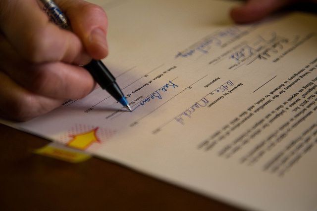 Jak powinna wyglądać umowa deweloperska?