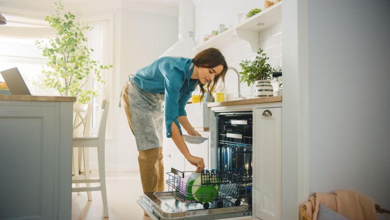Less waste od kuchni, czyli 5 zasad jak przestać marnować jedzenie, energię i wodę