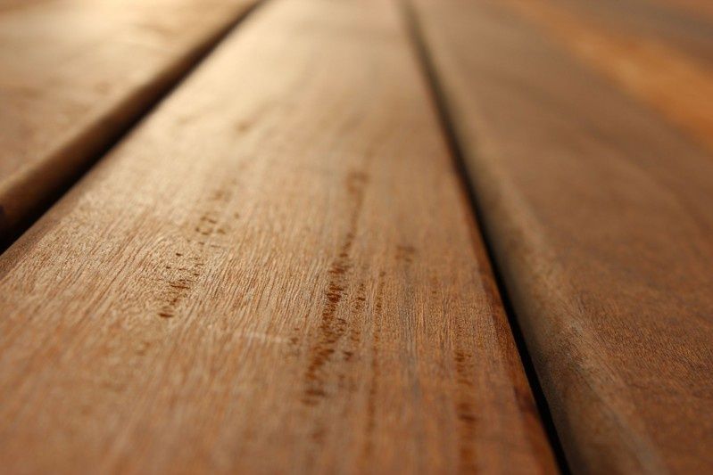 Jak dbać o drewnianą podłogę, aby służyła przez wiele lat?