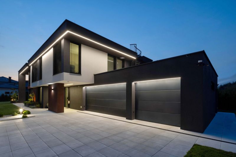 Segmentowa czy uchylna? Wybieramy dobrą bramę garażową do domu