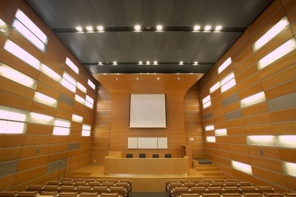 Metalowe sufity- metal w roli głównej