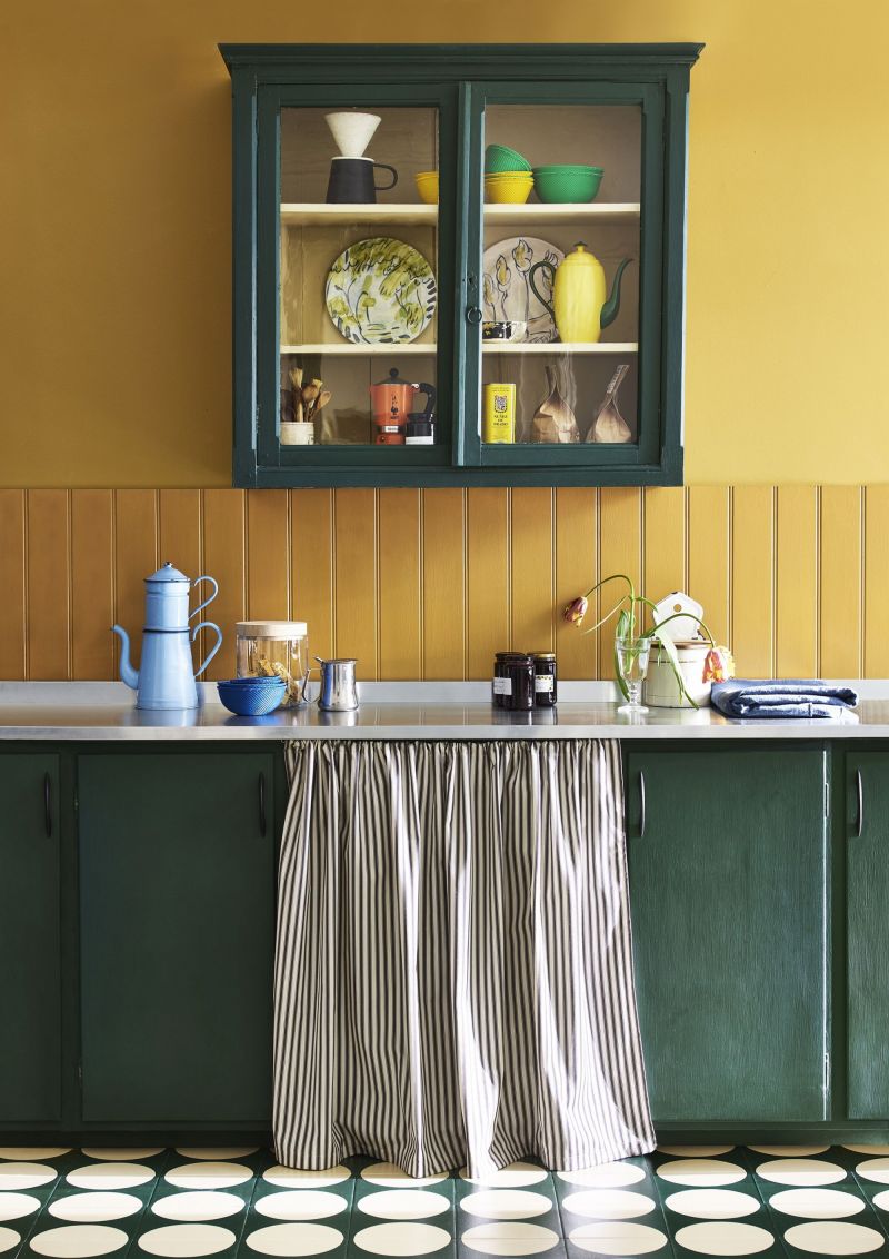 Kuchnia pełna koloru z farbami Annie Sloan
