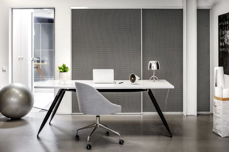 Raumplus - designerska szafa wykończona tkaniną Kvadrat