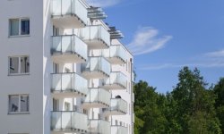 Balkon z wypełnieniem szklanym foto Dolkan